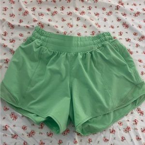 Lululemon Hotty hots size 4